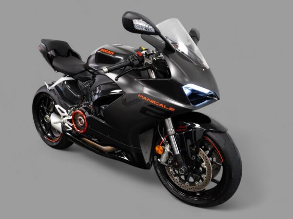 Experience the thrill of Italian engineering with this stunning 2024 Ducati Panigale V2 — a high-performance superbike built for track-inspired power and everyday rideability.