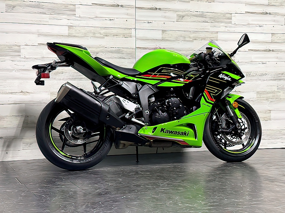 2024 Kawasaki ZX-6R Outdoors – Full Bike Parked View 2024 Ninja ZX-6R Parked – Outdoor Photo, Sportbike for Sale in UAE